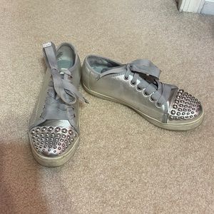 Silver Simply Vera Wang sneakers
